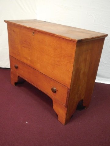 Antique 18th Century American Pine Blanket Chest (1 of 3)