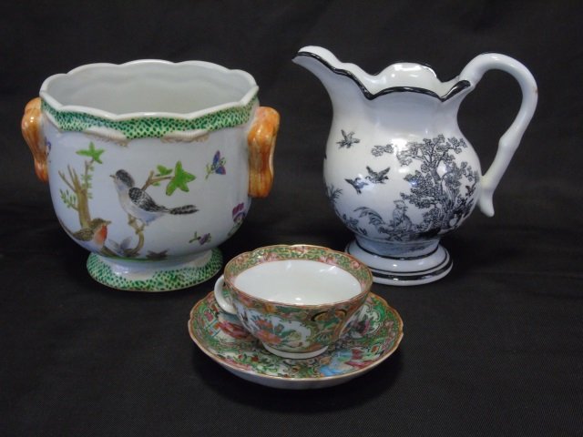 Three Antique & Vintage Chinese Porcelain Items (1 of 8)