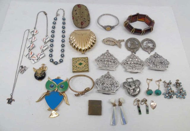 Large Lot of Vintage Costume Jewelry Compacts (1 of 6)