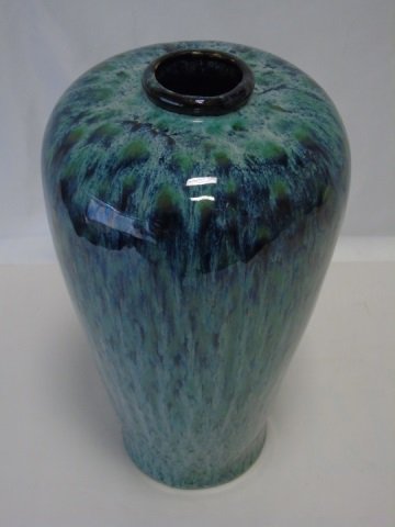 Large Chinese Painted Porcelain Urn Vase (1 of 3)