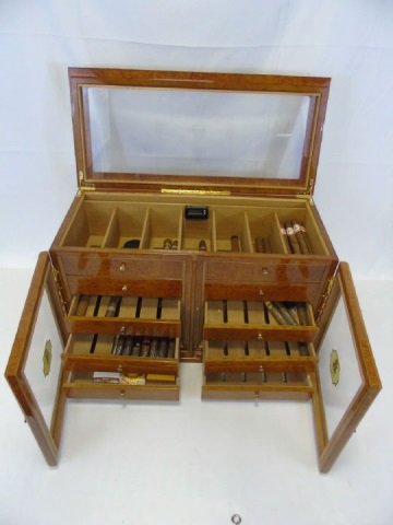 "Trinidad" Burled Walnut Humidor (1 of 6)