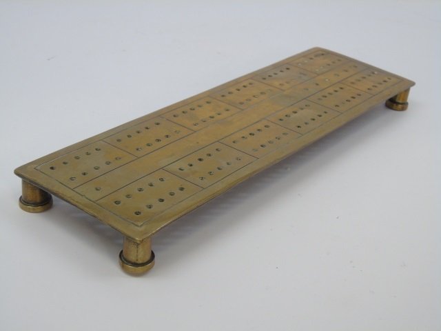 Vintage Brass Cribbage Board (1 of 3)
