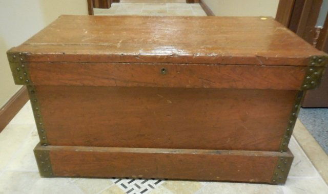 Antique Early American Country Primitive Trunk (1 of 4)