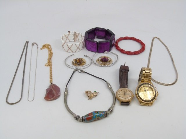 Assorted Jewelry & Timex / Pulsar Watches: Assorted Jewelry & Timex / Pulsar Watches. Watches, bracelets, necklaces, etc.