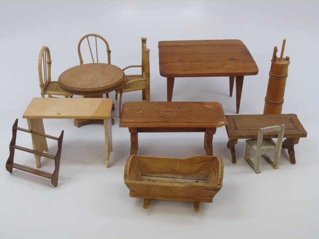 Antique Dollhouse Miniature Furniture Items (1 of 6)