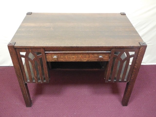 Arts & Crafts / Mission Oak Desk Harby English (1 of 6)