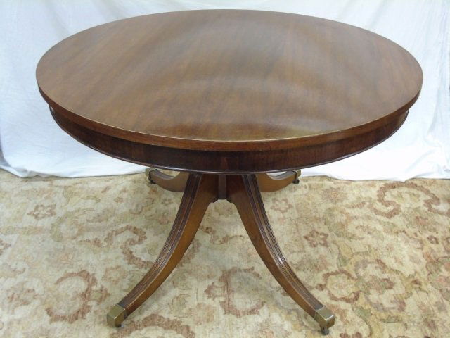 Antique Mahogany Pedestal Dining Table 48" Round (1 of 3)