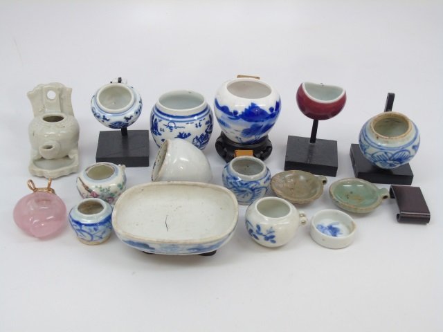 16 Antique Chinese 19th & 20th C Bird Feeders (1 of 7)