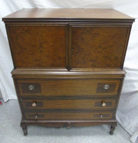 Antique Early 20th C American Chest of Drawers (1 of 3)