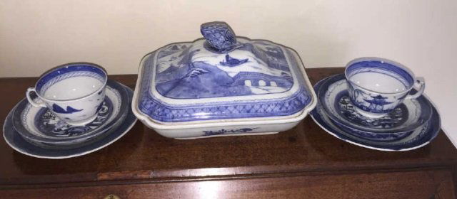 Chinese Canton Ware Porcelain Tureen & Plates (1 of 5)