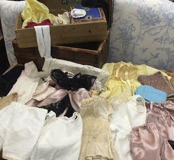 Antique German / French Trunk of Doll Clothing (1 of 7)