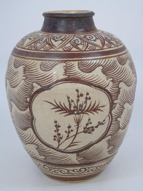 Chinese Porcelain Pot Cizhou Kiln (1 of 3)