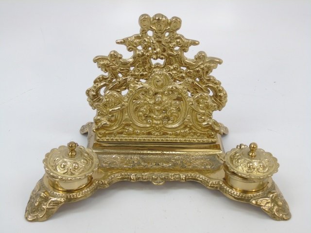Large Gilt Bronze Ormolu Double Inkwell Desk Piece: Large Gilt Bronze Ormolu Double Inkwell Desk Piece. Measures 11.5 x 7 inches.