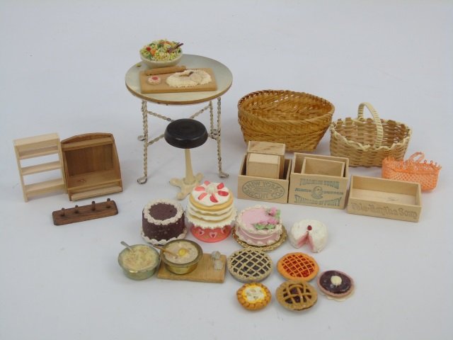 Dollhouse Miniature Artisan Bakery & Kitchen Items: Dollhouse Miniature Artisan Bakery & Kitchen Items. Handmade items including cakes, pies, baskets. Vintage pieces including bakery /ice cream parlor table and chair. Crates and cutting board. Table me