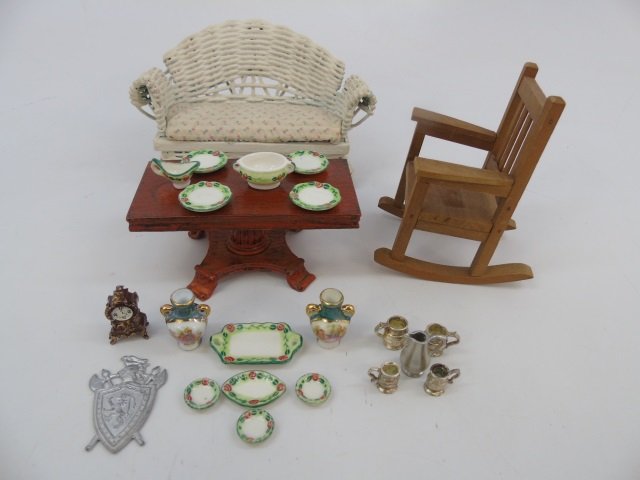 Antique & Vintage Dollhouse Miniature Furniture: Antique & Vintage Dollhouse Miniature Furniture& Miniatures. Antique, vintage and contemporary items. Handmade and commercial. Wicker settee measures 5.5 inches in width.