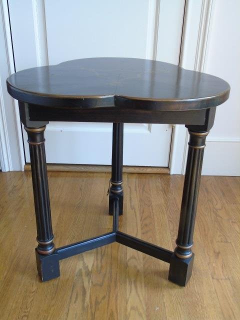 Contemporary Traditional Clover Form End Table (1 of 3)