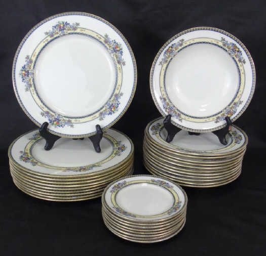 Lenox Golden Gate Pattern Assorted Plates (1 of 7)