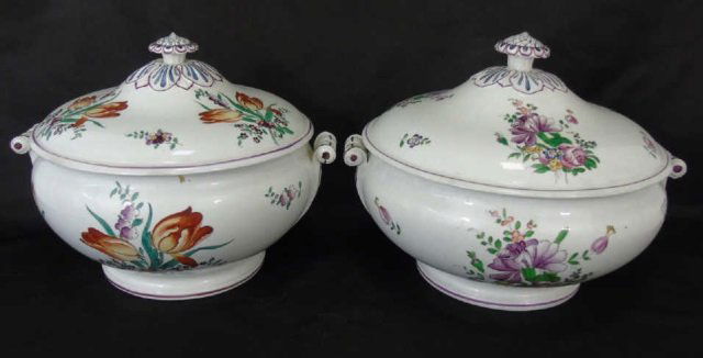 Two Large Antique English Wedgwood Serving Tureens (1 of 6)