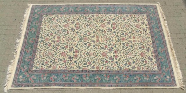 Vintage Oriental / Persian Woven Wool Carpet (1 of 4)