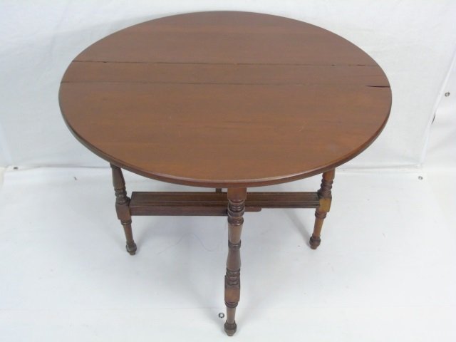 Antique English Drop Leaf Gate Leg Round Table (1 of 4)