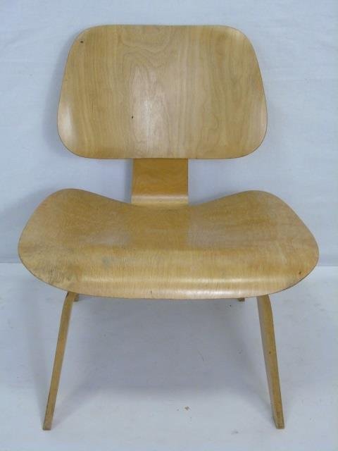 Mid Century Modern Eames Pressed Wood Chair (1 of 3)