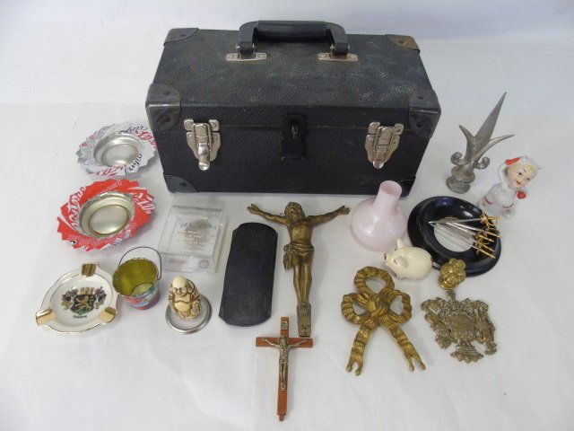 Box Lot Assorted Antique & Vintage Table Articles (1 of 5)