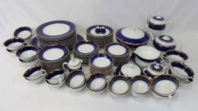 Rosenthal Porcelain "Classic Rose" Dinner Service (1 of 8)