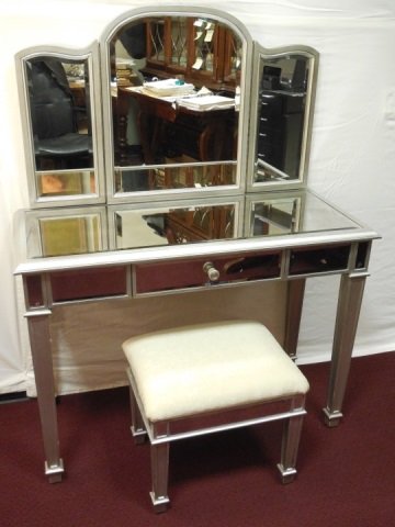 Mirror Vanity/Dessing Mirror/Bench (1 of 9)