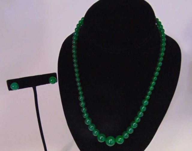 Chinese Graduated Jade Bead Necklace & Earrings (1 of 5)