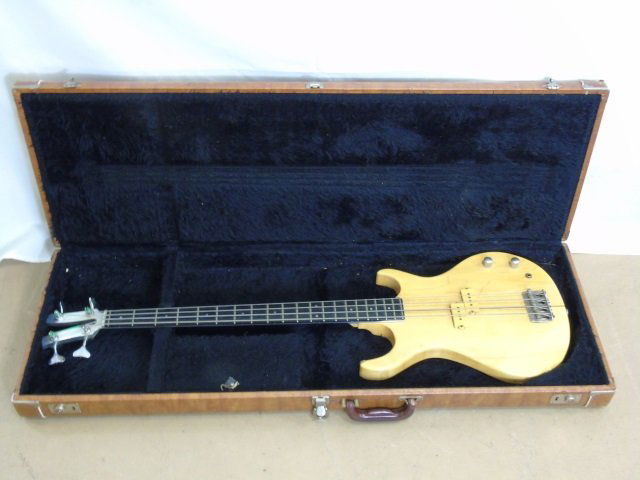 Vintage Blonde Wood Guitar in Fitted Case (1 of 9)