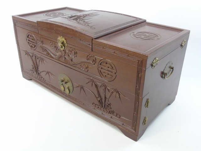 Felt Lined Asian Carved Wooden Jewelry Box: Felt Lined Asian Carved Wooden Jewelry Box. 8"h x 18"w x 8"d.