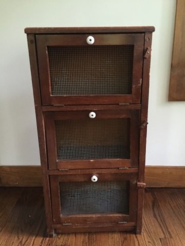 Antique Kitchen Pie Safe w Wire Mesh Front (1 of 4)