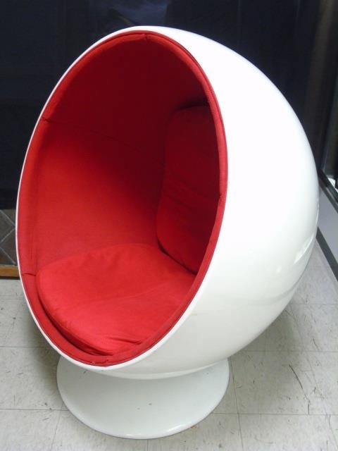 Mid Century Modern Bucket / Ball Chair (1 of 4)