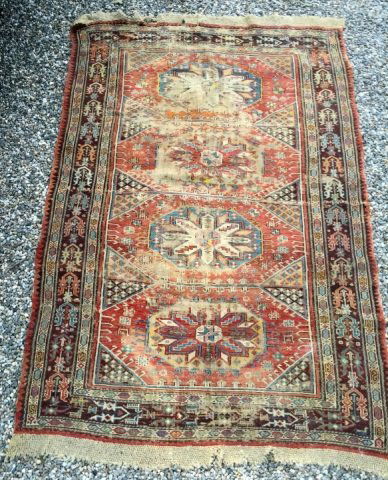 Antique Soumak Rug with 4 Central Medallions (1 of 6)