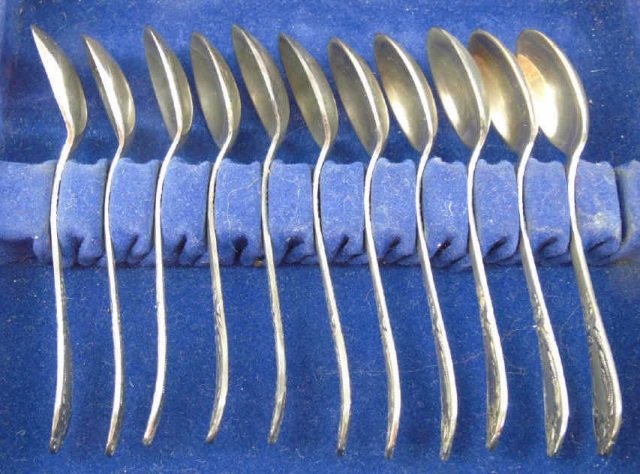 Boxed Set of Silver Demitasse / Dessert Spoons (1 of 6)