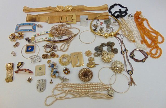 Large Collection of Vintage Costume Jewelry Items (1 of 4)