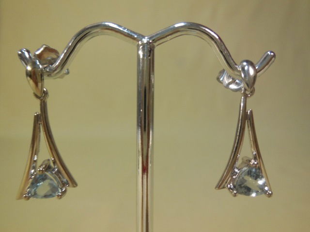 Pair 18kt White Gold Blue Topaz Dangle Earrings (1 of 3)