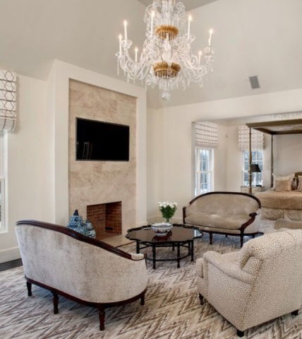 Contemporary Traditional Baker Curved Back Settee (1 of 5)