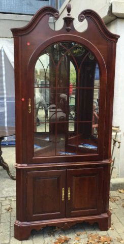Chippendale Style Mahogany Corner Curio Cabinet (1 of 5)