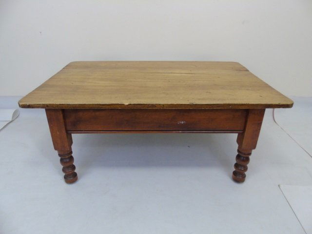 Small Pine Country Style Vintage Coffee Table (1 of 3)
