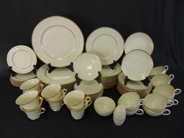 Lenox Porcelain Gold Border Dinner Service (1 of 8)