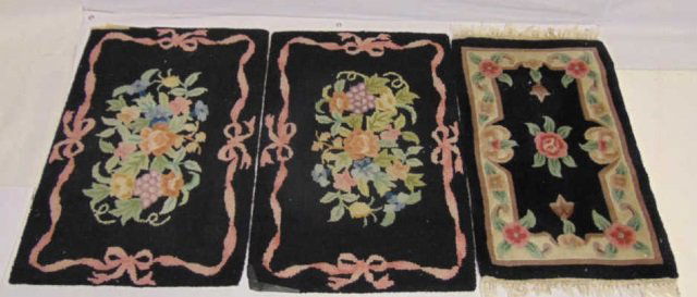 Three Country American Style Hooked Floral Rugs (1 of 4)