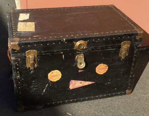 Antique Steamer Trunk w/ Luggage / Travel Labels (1 of 6)