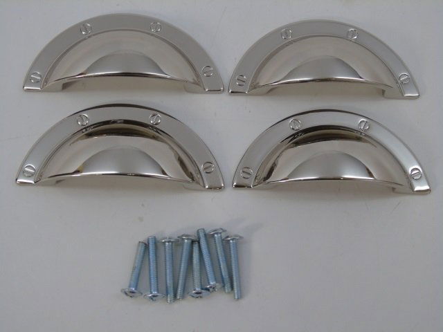 4 Klaffs Contemporary Silver Tone Drawer Pulls: 4 Klaffs Contemporary Silver Tone Drawer Pulls. Each pull has a scoop for opening and measures 3.75 inches in length.