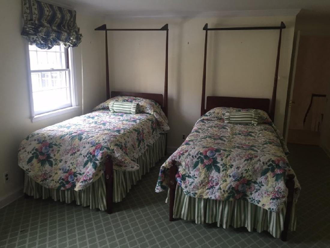 Pair Antique Mahogany Quarter Canopy Twin Beds (1 of 9)