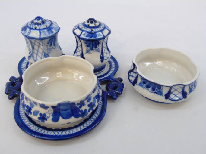 Russian Gzhel Pieces With Rounded Holder Dish