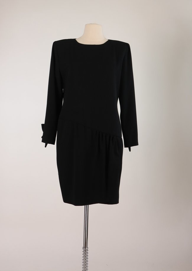Pierre Balmain Black Wool Dress: Fine lightweight black wool dress size small