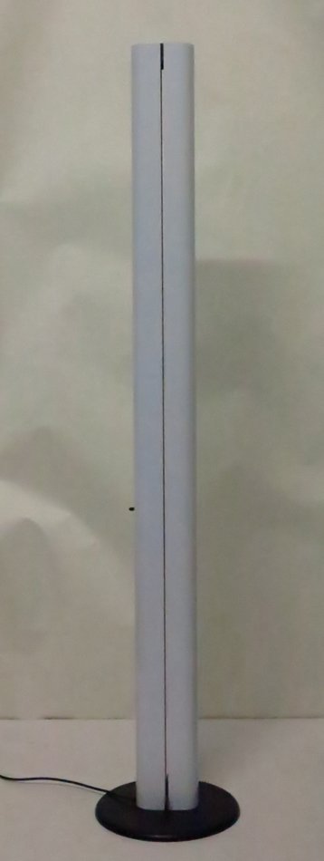 White Enameled Metal Floor Lamp: floor lamp, white enameled metal, Artemide, G. Frattini xx