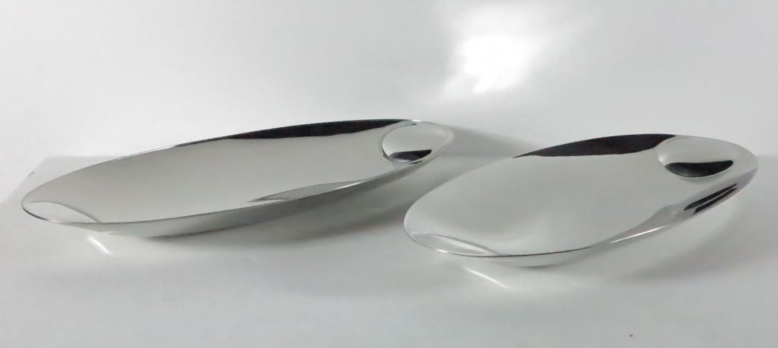 2 Lino Sabattini Oval trays: 2 oval silver plate trays by Zani designed by Lino Sabattini with original box16.5 wide by 8.25 deep