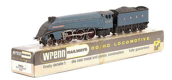 Wrenn W2212A 4-6-2 LNER Blue "Sir Nigel Gresley": Wrenn W2212A 4-6-2 LNER blue A4 Class Loco No.4498 "Sir Nigel Gresley", condition Excellent in Good box.